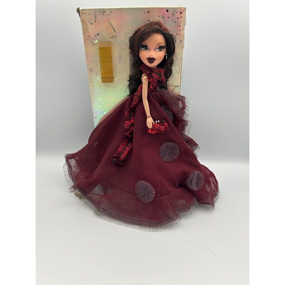 Vintage Bratz Collector's Edition Holiday Katia fashion doll